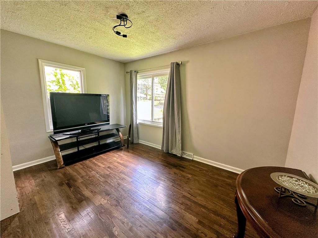 430 N Chelsea Avenue — photo 10