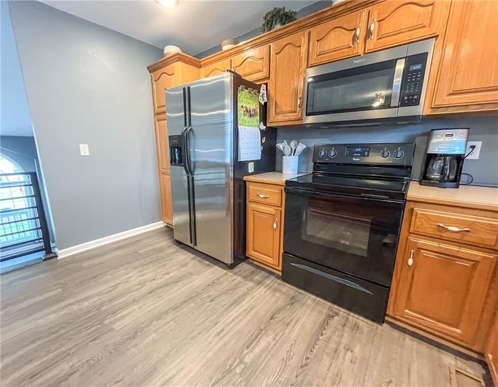 404 E Colony Avenue — photo 8