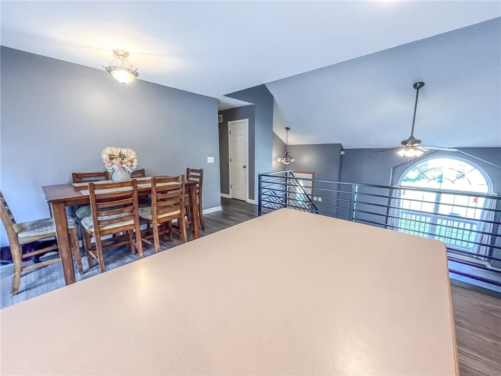 404 E Colony Avenue — photo 10