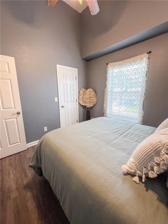 404 E Colony Avenue — photo 16