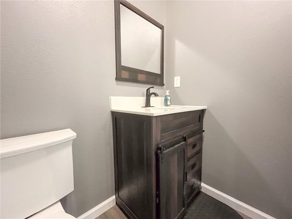 404 E Colony Avenue — photo 19