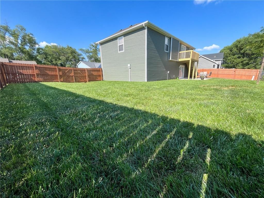 404 E Colony Avenue — photo 24