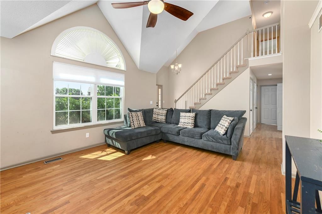 604 Hawthorne Place — photo 6