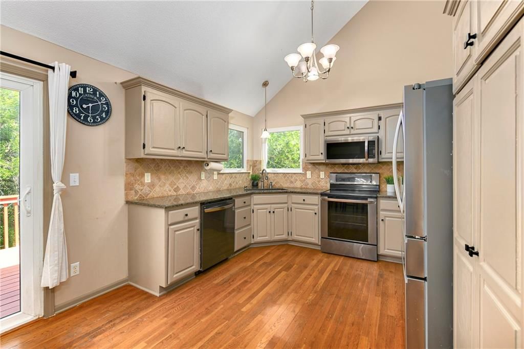 604 Hawthorne Place — photo 17