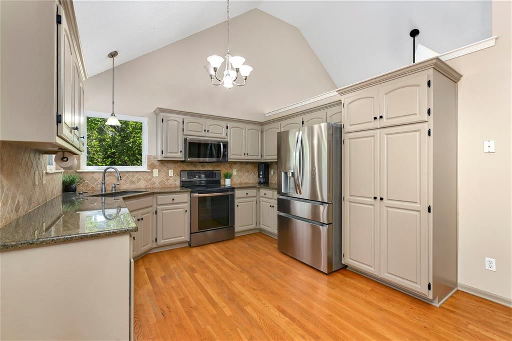 604 Hawthorne Place — photo 18