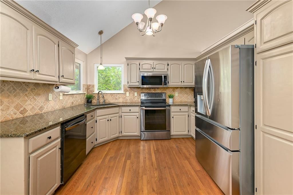604 Hawthorne Place — photo 19
