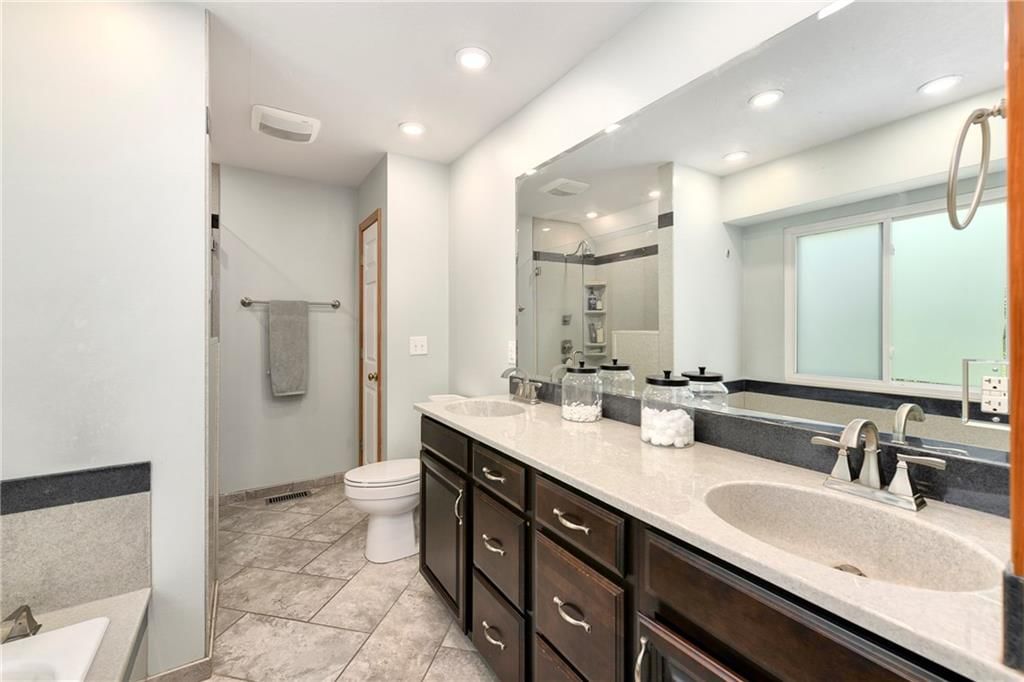 604 Hawthorne Place — photo 31