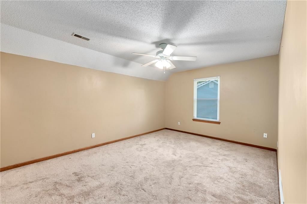 604 Hawthorne Place — photo 33