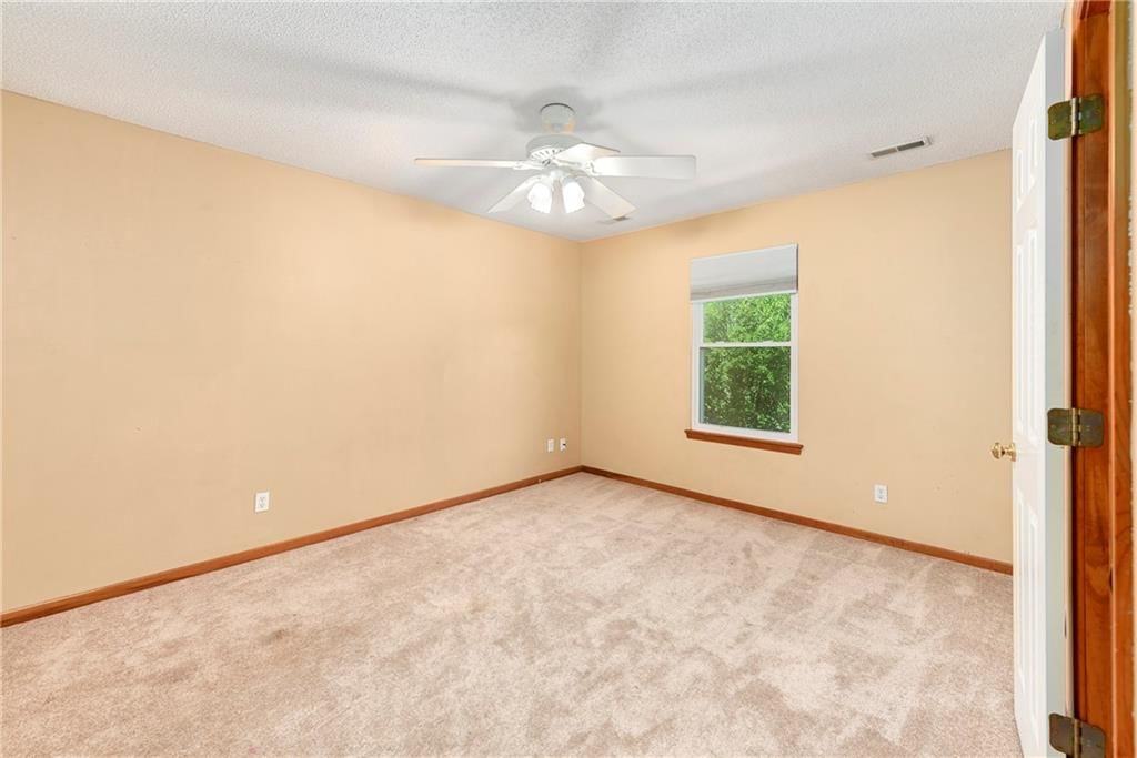604 Hawthorne Place — photo 37