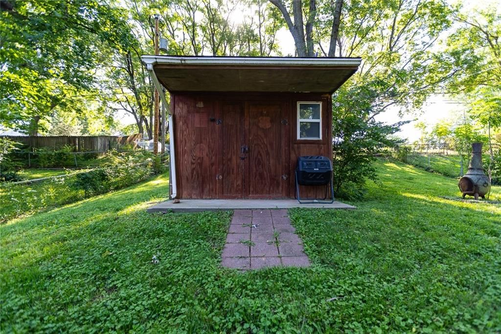 5153 N Palmer Avenue — photo 30
