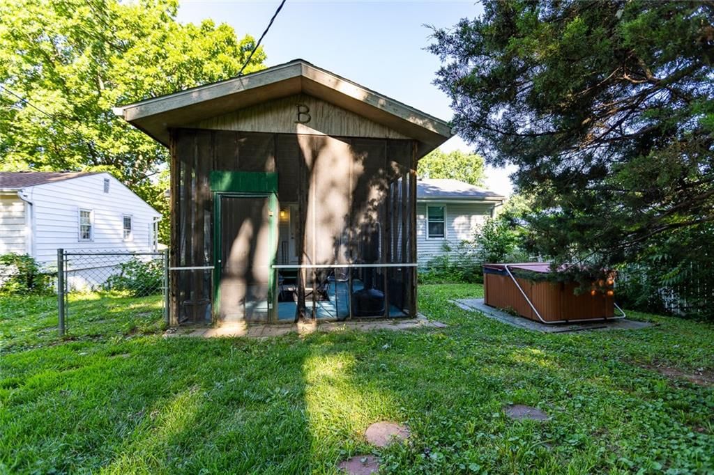 5153 N Palmer Avenue — photo 33