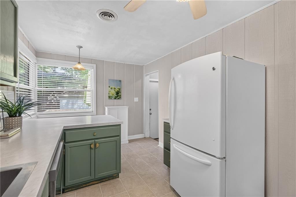 800 E 73rd Street — photo 11
