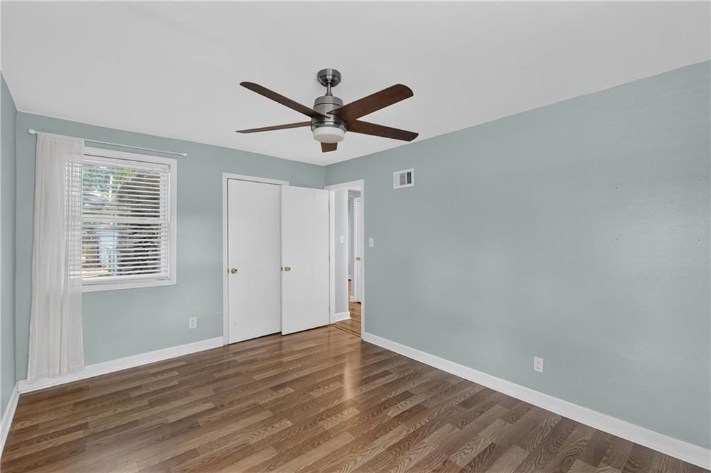 800 E 73rd Street — photo 18