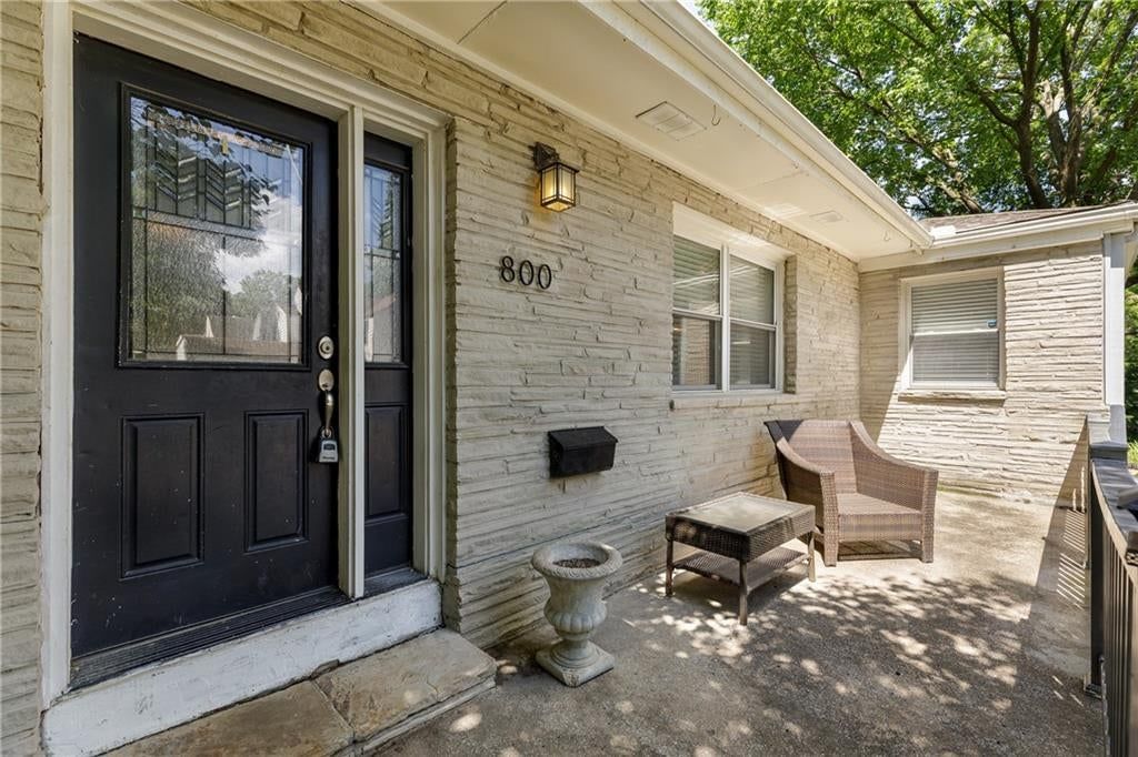 800 E 73rd Street, Kansas City, MO: listing photo 2