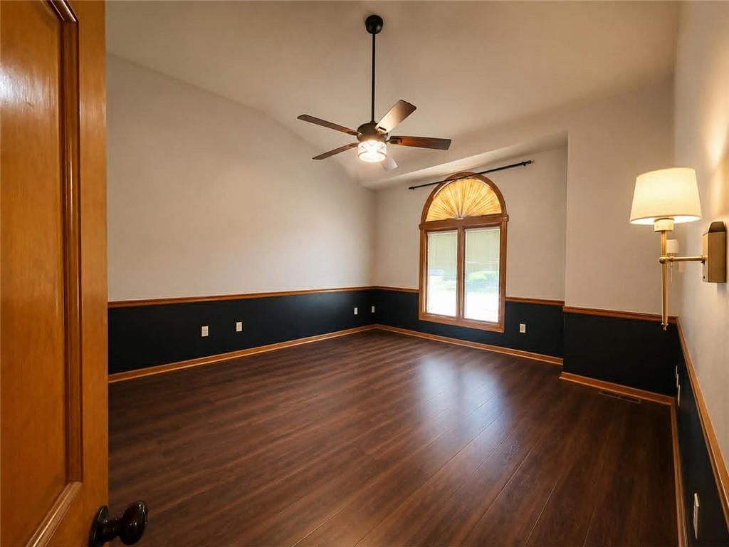 3205 N Black Forest Avenue — photo 17