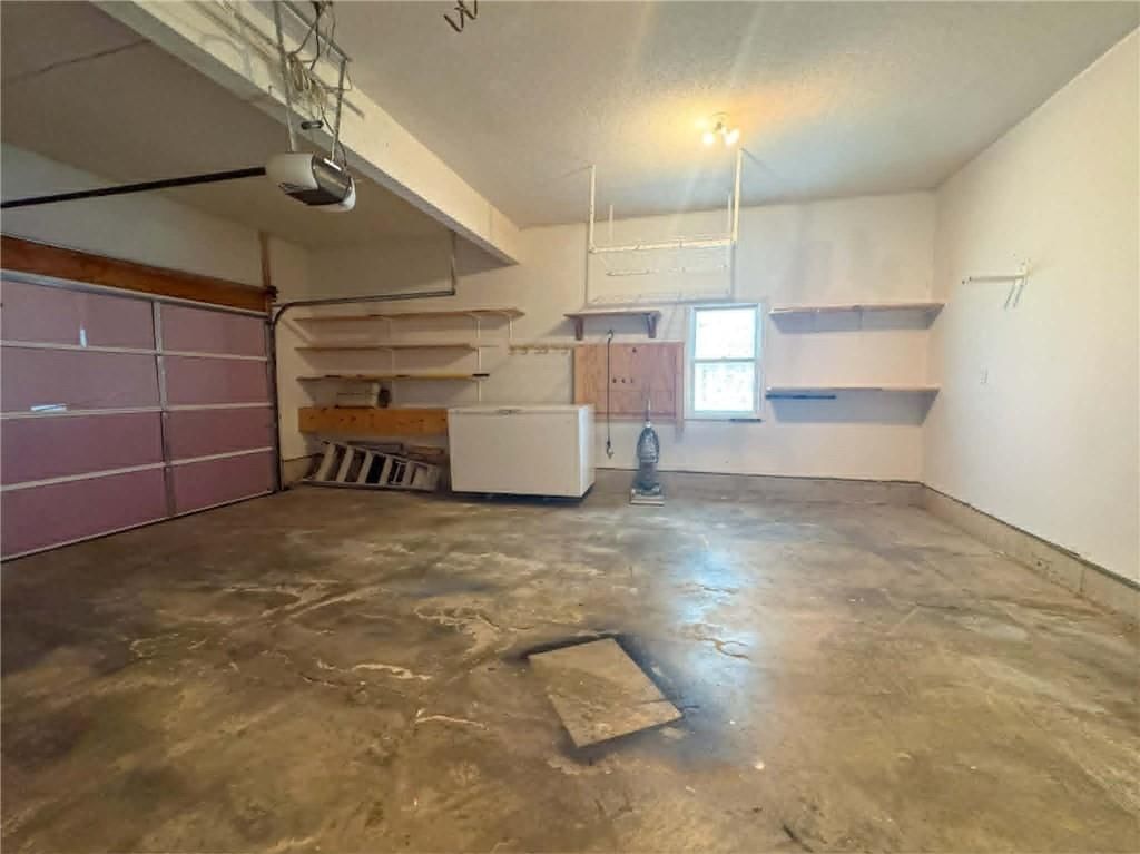 3205 N Black Forest Avenue — photo 33