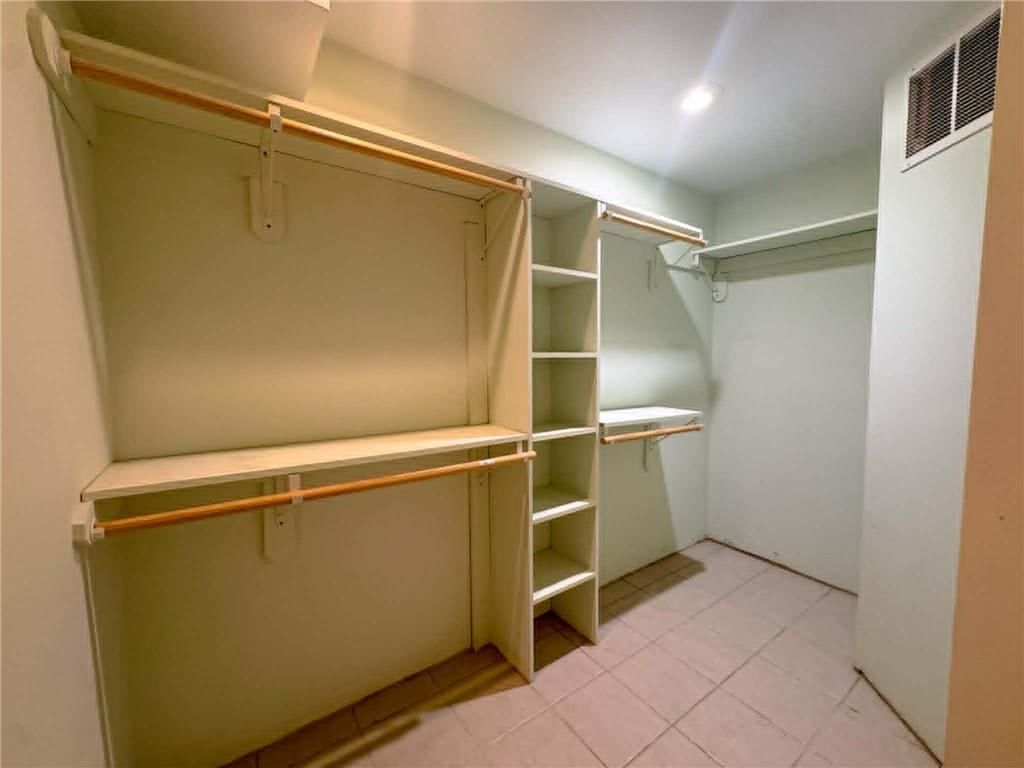 3205 N Black Forest Avenue — photo 39
