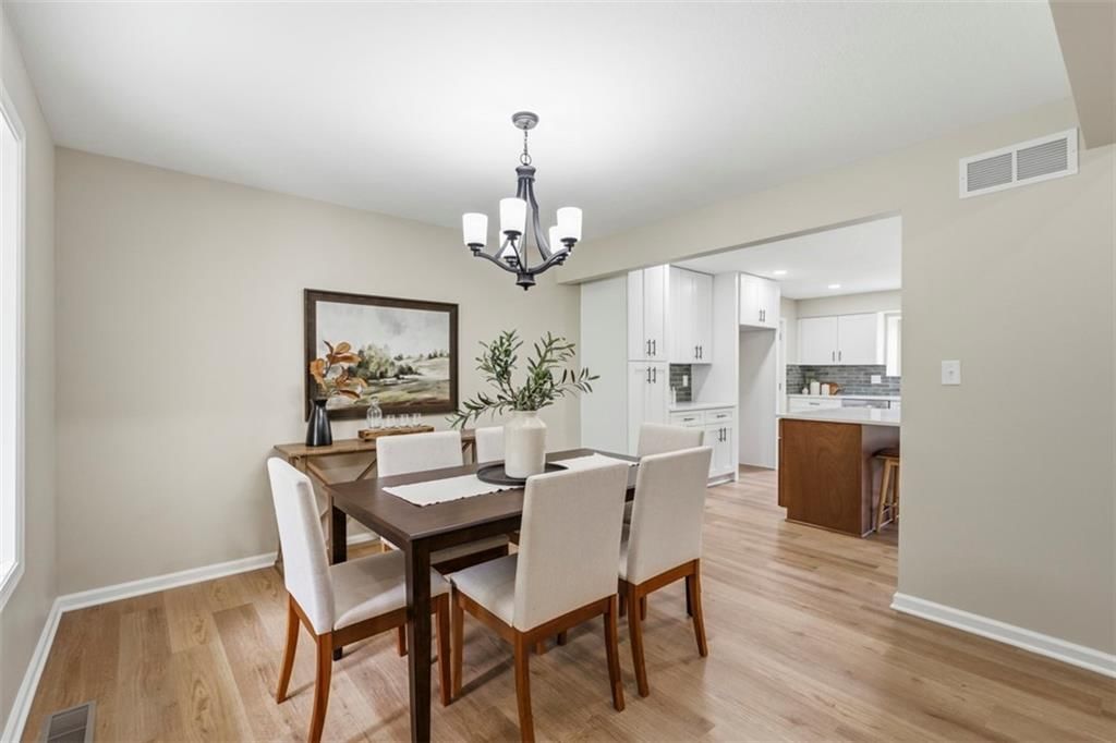 219 NW Redwood Court — photo 12
