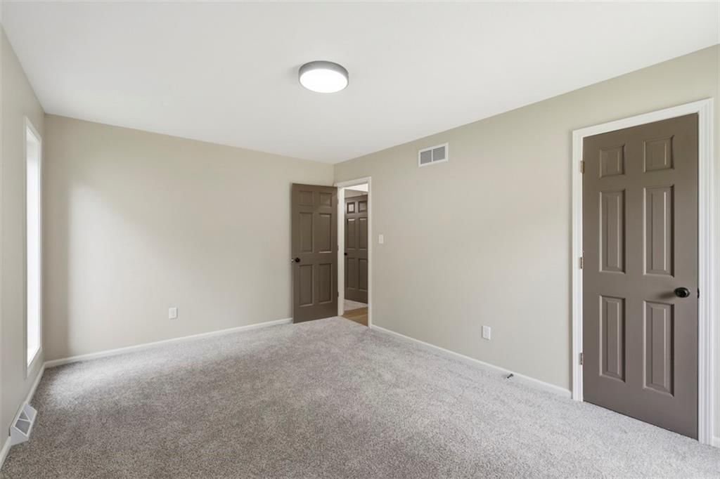 219 NW Redwood Court — photo 23
