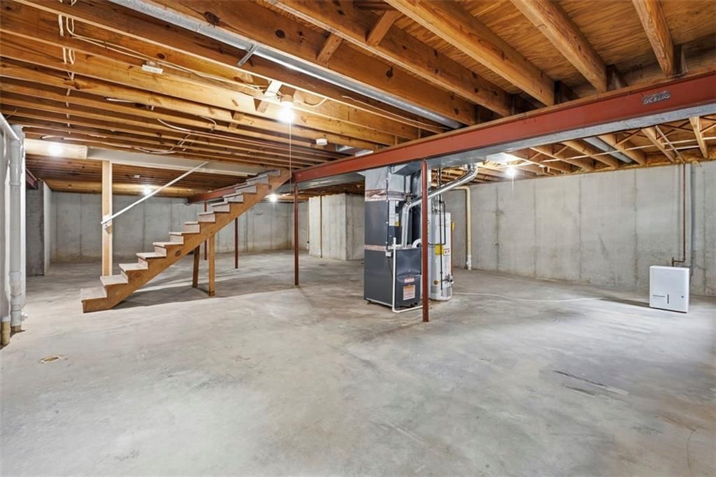 219 NW Redwood Court — photo 24