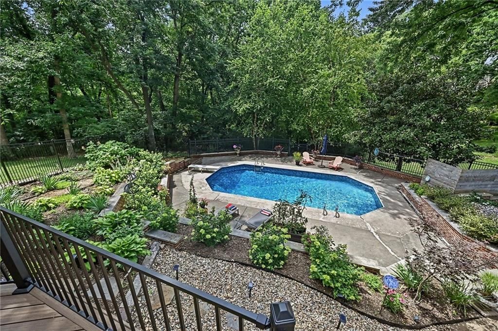 4126 NW Claymont Drive — photo 31