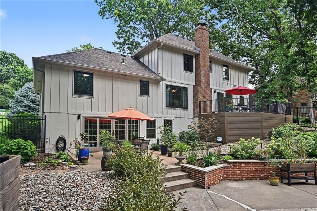 4126 NW Claymont Drive — photo 34