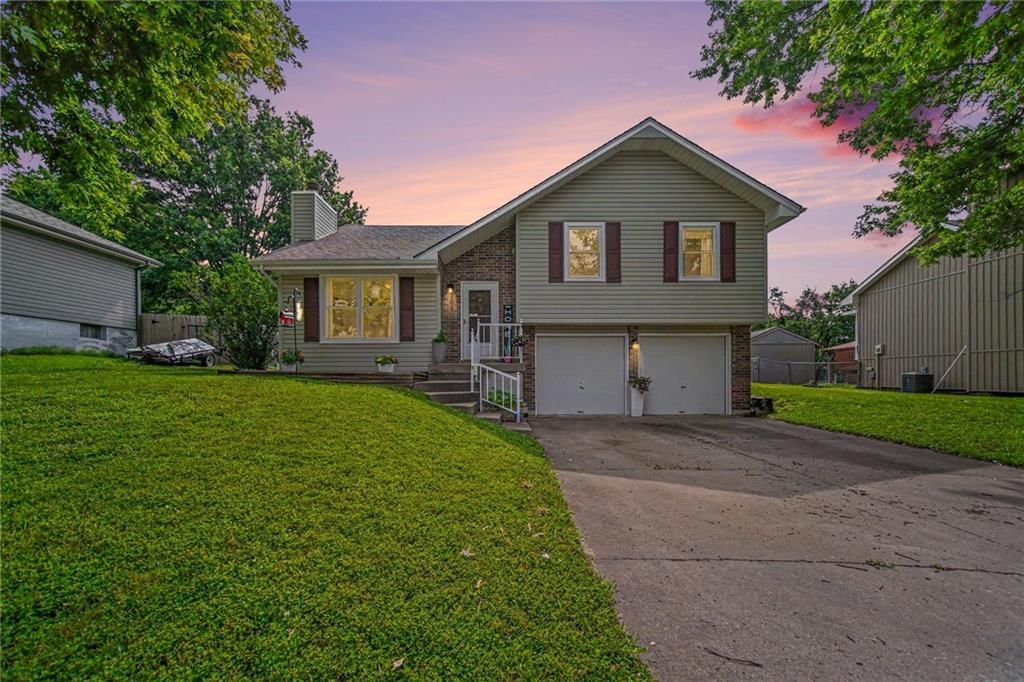 201 SW Cross Creek Drive — photo 1
