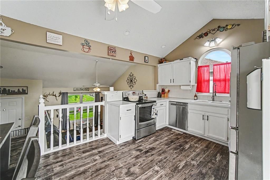 201 SW Cross Creek Drive — photo 8