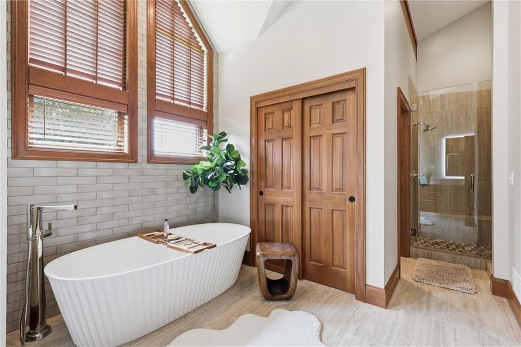 5805 Malcolm Lake Road — photo 41