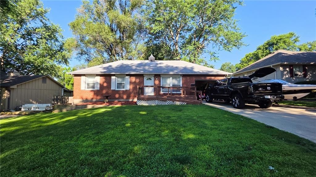 4216 S Cottage Avenue — photo 1