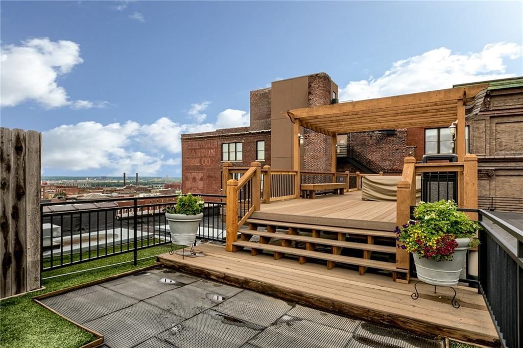 312 W 8th Street — photo 18