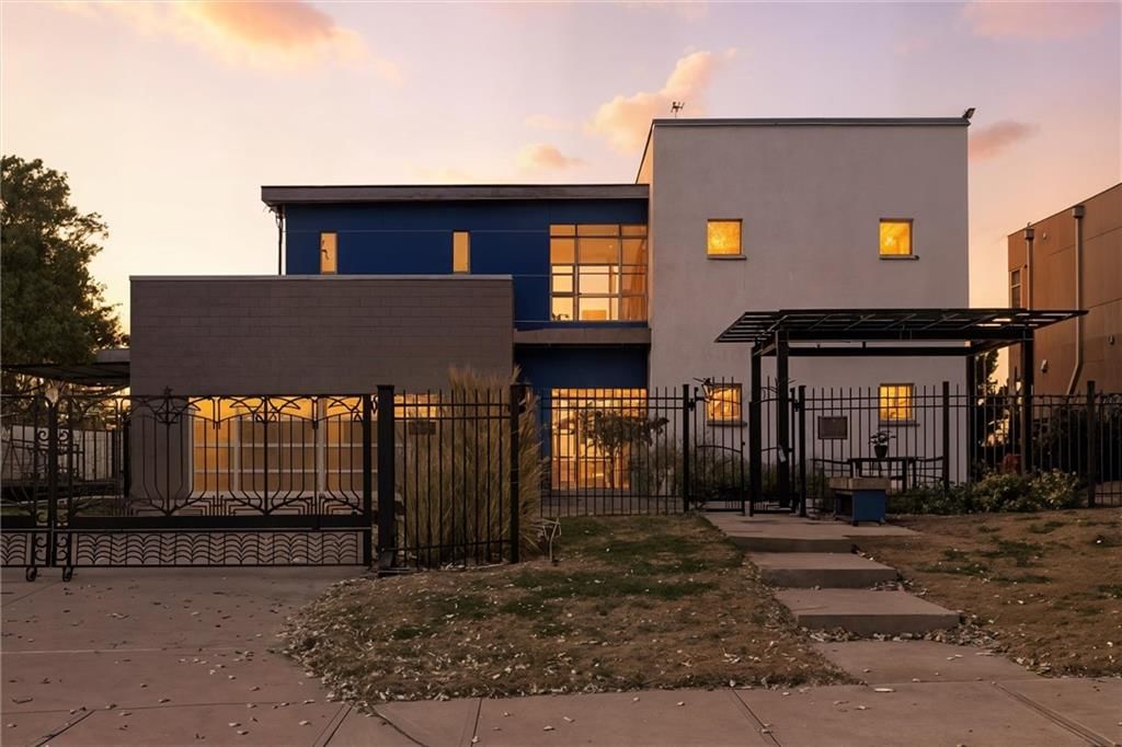 1520 Jarboe Street — photo 2