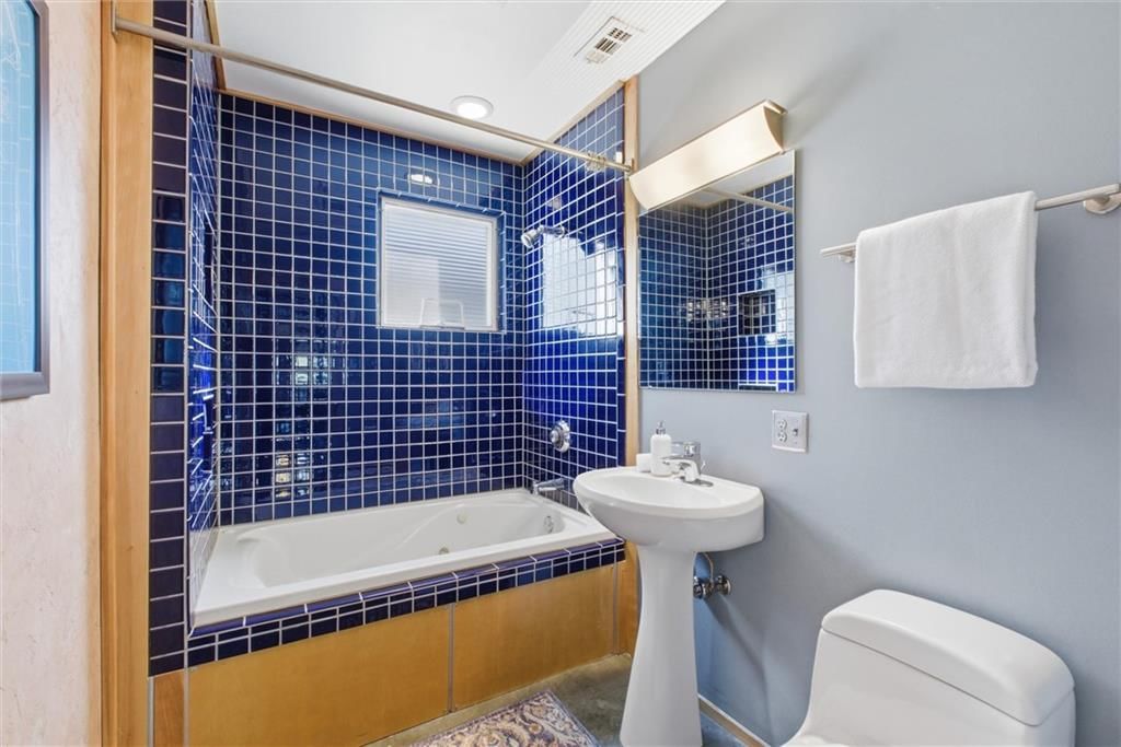 1520 Jarboe Street — photo 14