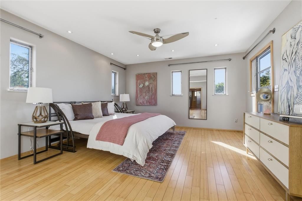 1520 Jarboe Street — photo 16