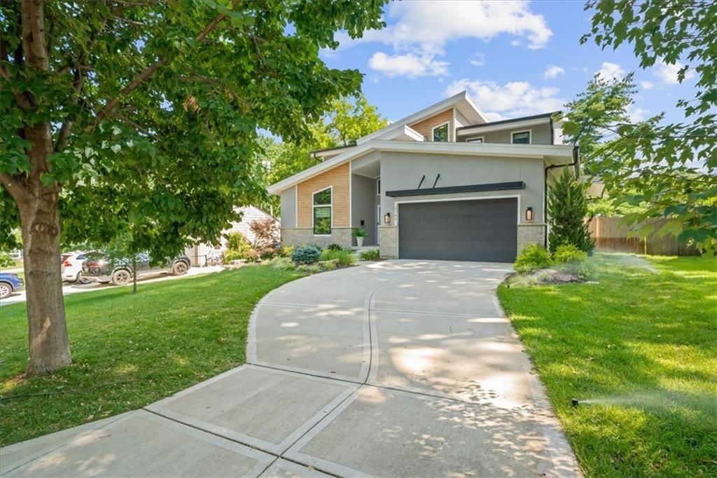 2705 W 74th Street — photo 3
