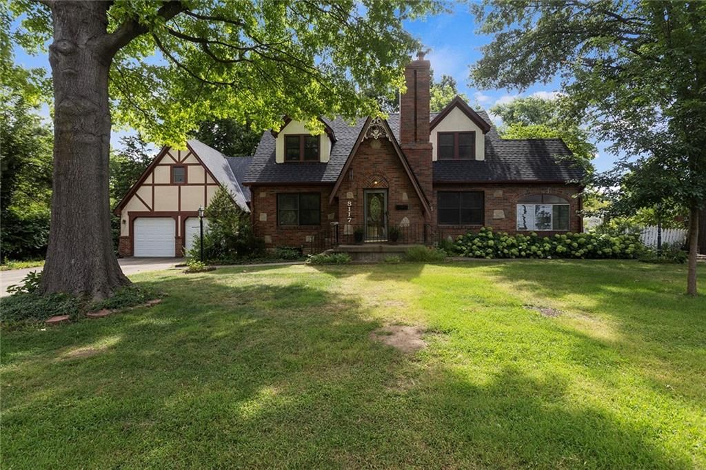 8117 Craig Street, Overland Park, KS