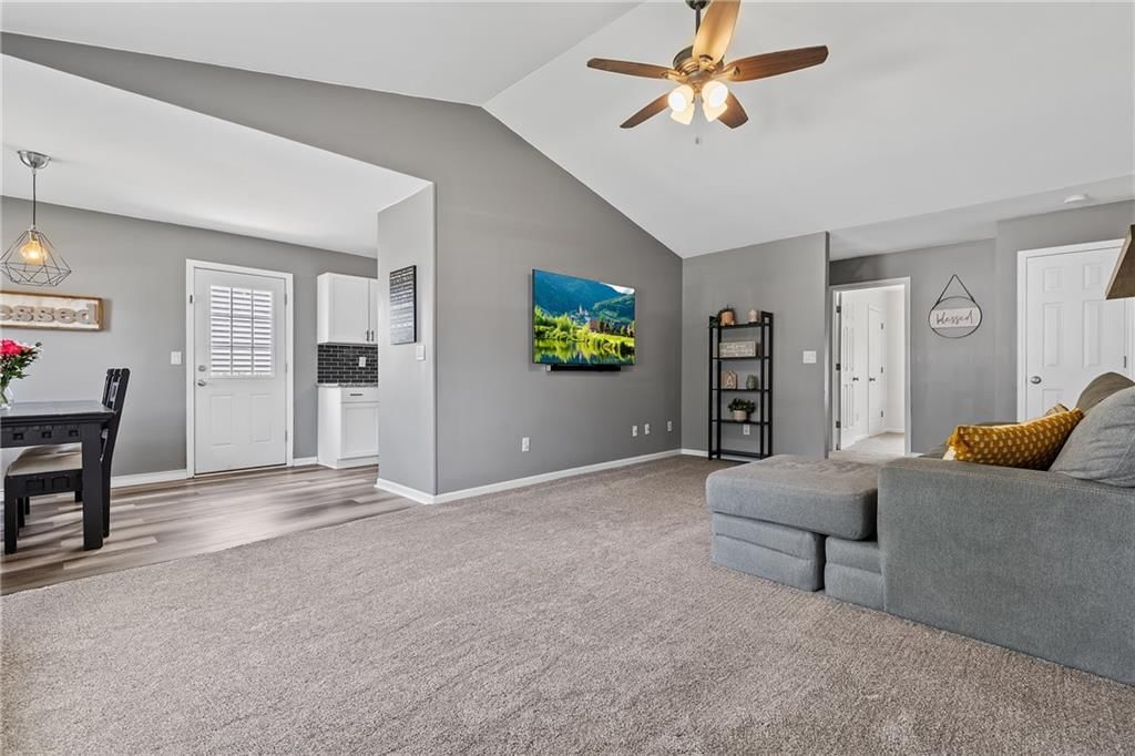 371 N Birch Street — photo 4