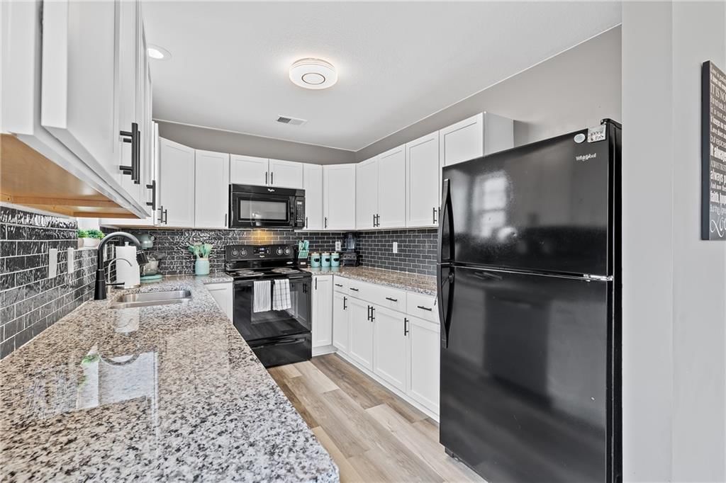 371 N Birch Street — photo 9