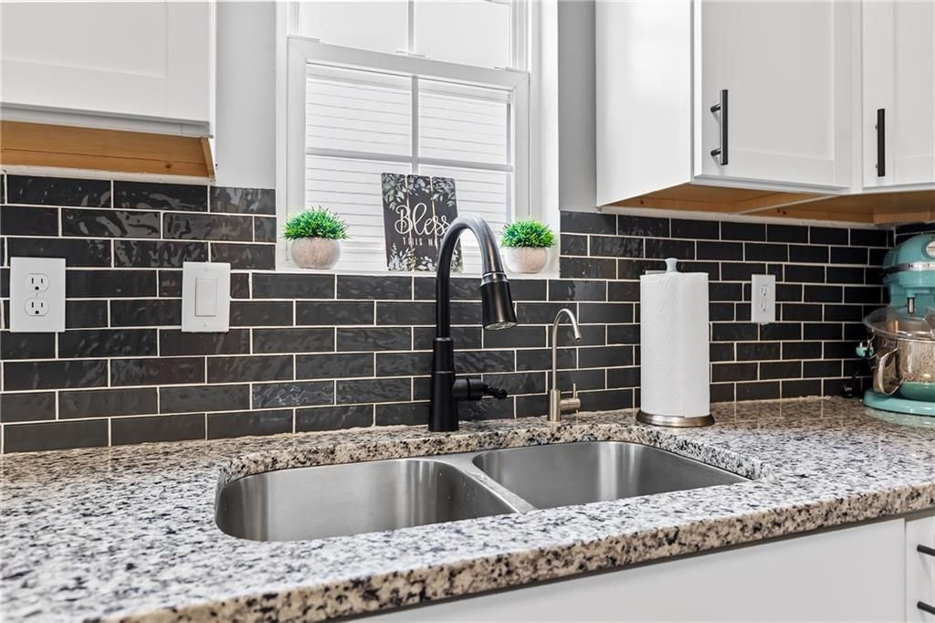 371 N Birch Street — photo 11