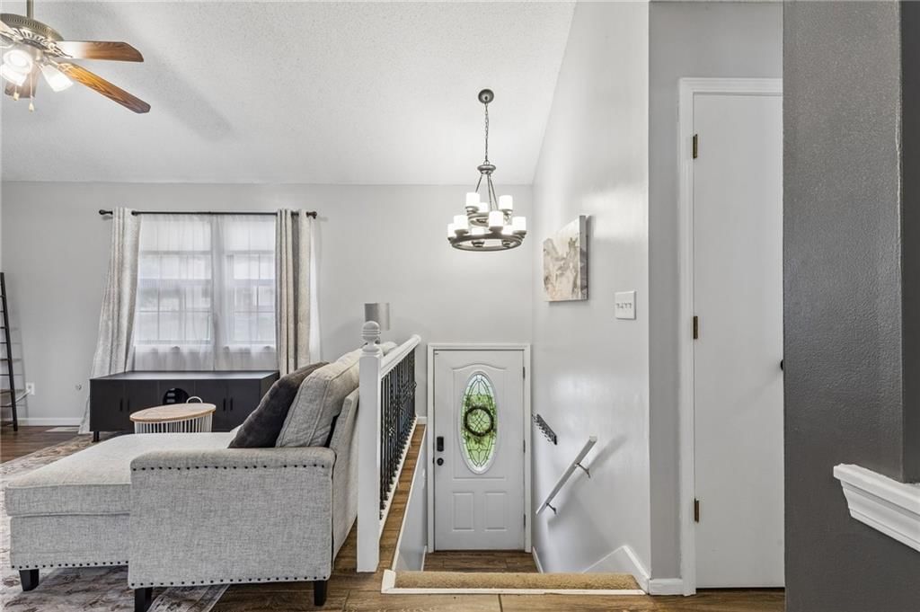 112 E Frank Street — photo 4