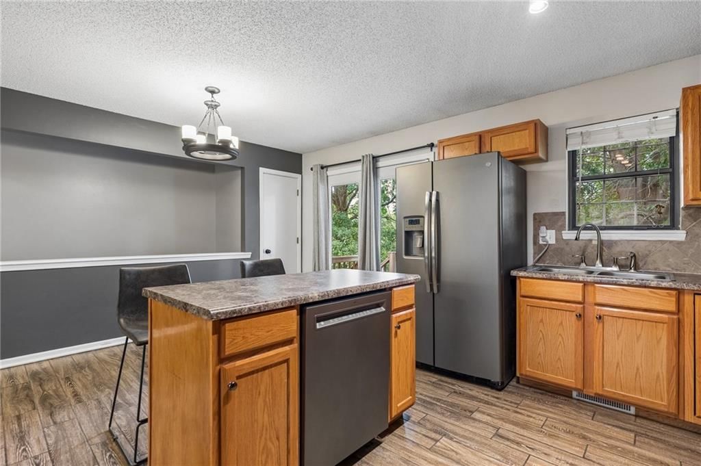 112 E Frank Street — photo 14