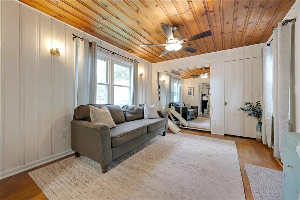 5712 W 55th Street — photo 9