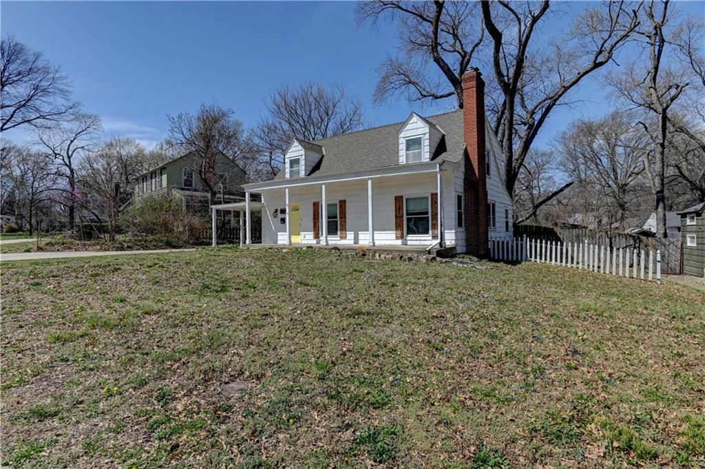 5300 Sycamore Drive — photo 2