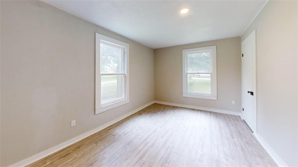 531 E Elm Street — photo 11