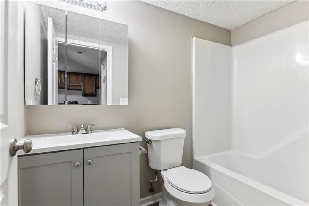 2408 E 29th Street — photo 12