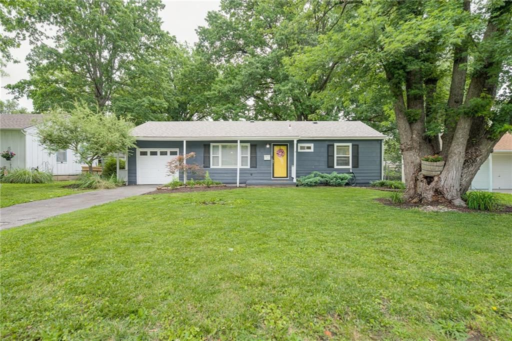 7323 Maple Street, Overland Park, KS