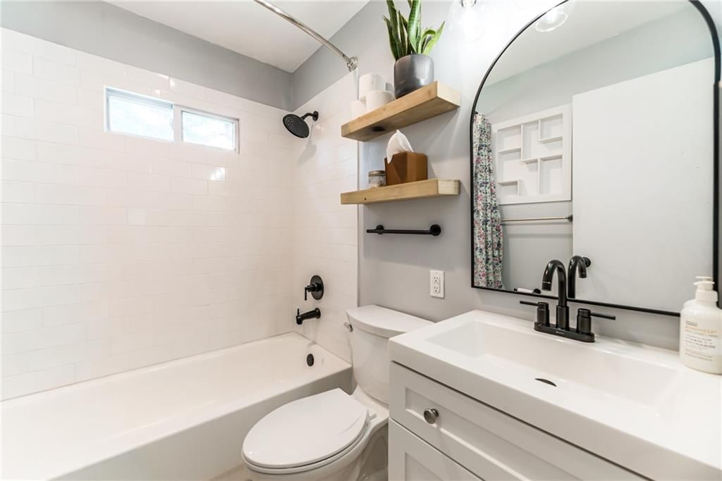 7323 Maple Street — photo 25