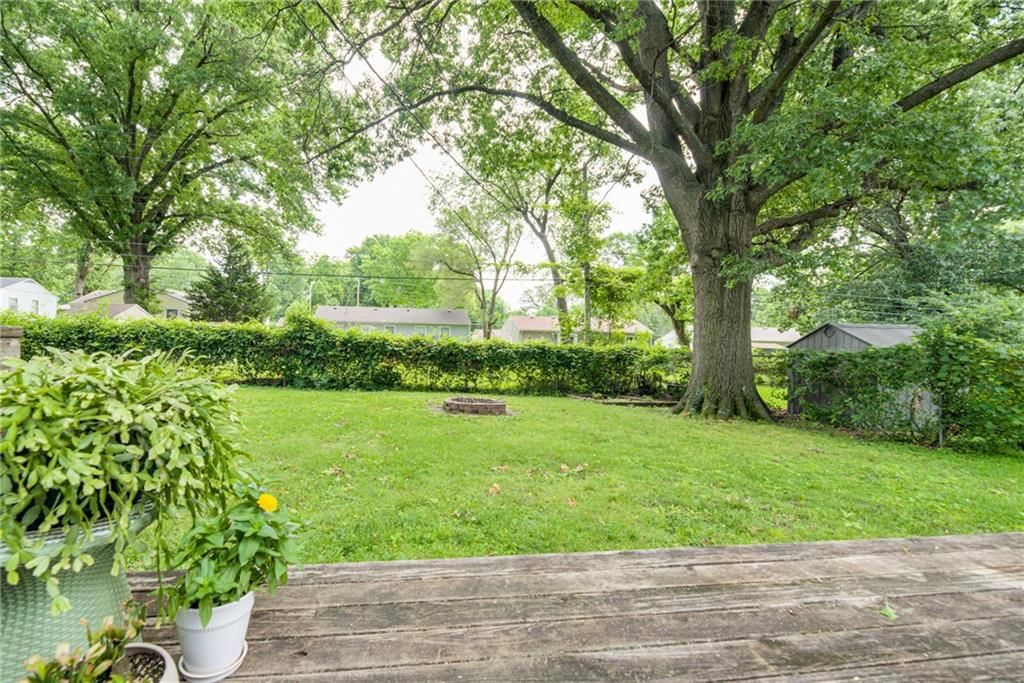 7323 Maple Street — photo 28