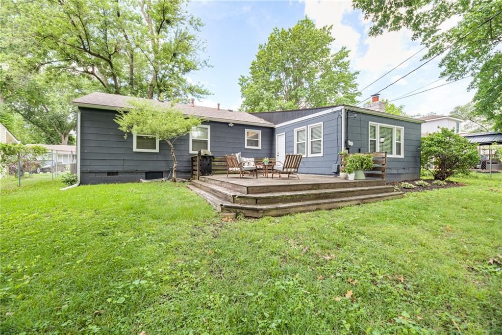 7323 Maple Street — photo 31