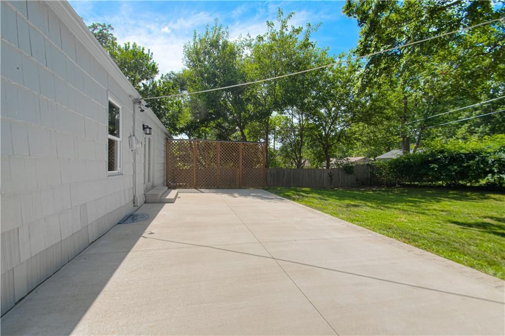 8000 W 85th Terrace — photo 27